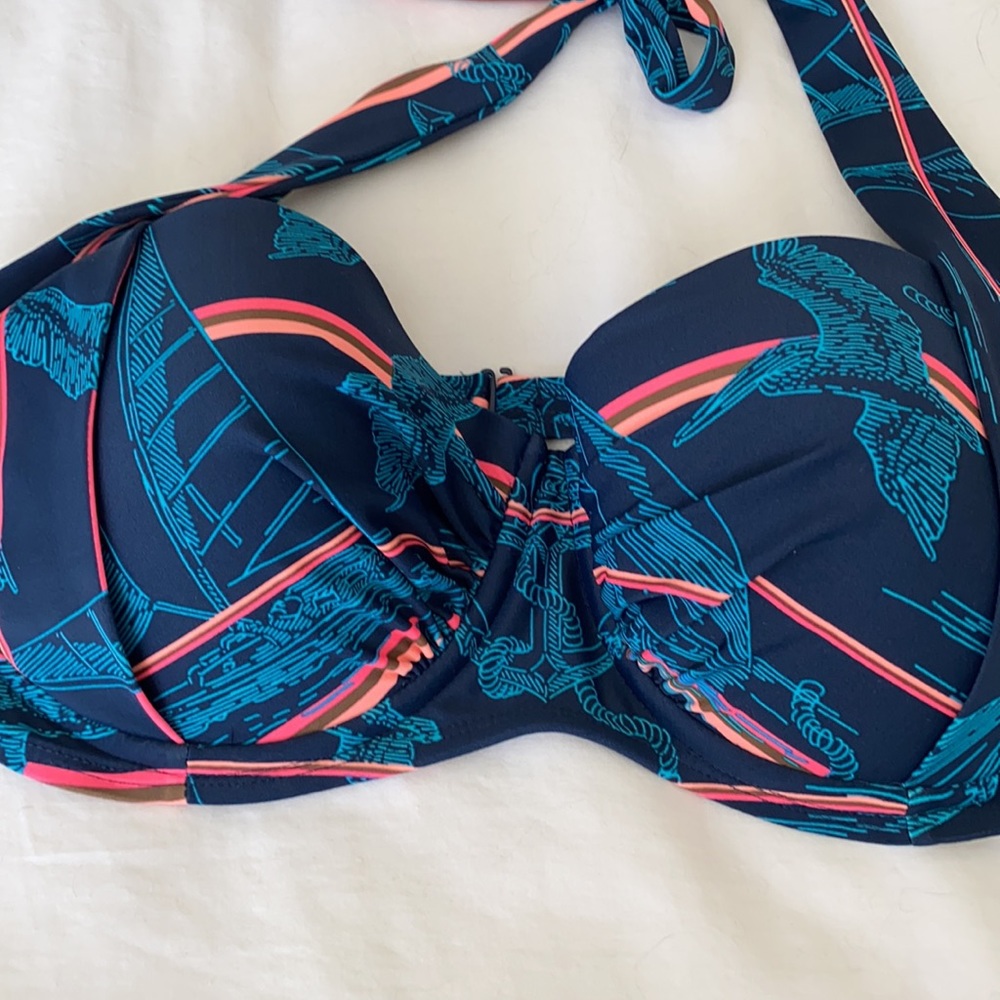 Swimsuit - Picture 2 of 4